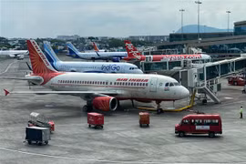 Máy bay tại sân bay ở Mumbai, Ấn Độ. (Ảnh: AFP/TTXVN)