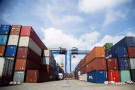 Hạ tầng kho bãi ngành công nghiệp logistics Việt Nam có những bước thay đổi nhanh trong thời gian qua. (Ảnh: Hồng Đạt/TTXVN)