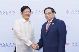 Thủ tướng Phạm Minh Chính gặp Tổng thống Philipines Ferdinand Marcos. (Ảnh: Dương Giang/TTXVN)