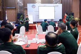 Cán bộ, chiến sỹ Bộ đội Biên phòng tỉnh Lạng Sơn tập huấn chống hoạt động mua bán người. (Ảnh: Thái Thuần/TTXVN)