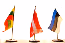 Cờ các nước Litva, Latvia, Estonia. (Nguồn: rferl.org)