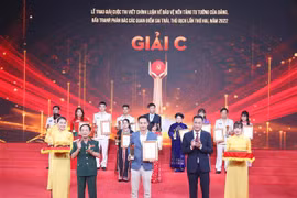 Tác giả Nguyễn Quốc Huy (Thông tấn xã Việt Nam) nhận giải C cuộc thi. (Ảnh: Phương Hoa/TTXVN)