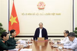  Các chiến sỹ Vùng 4 Hải quân tuần tra trên đảo Tốc Tan B, huyện Trường Sa, tỉnh Khánh Hoà. (Ảnh: Minh Đức/TTXVN)