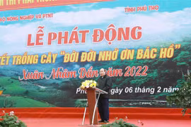 Chủ tịch nước Nguyễn Xuân Phúc phát động “Tết trồng cây đời đời nhớ ơn Bác Hồ”. (Ảnh: Vũ Sinh/TTXVN)