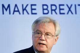 Bộ trưởng phụ trách đàm phán Brexit của Anh David Davis. (Ảnh: EPA/TTXVN)