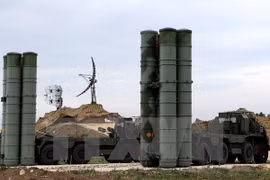 Hệ thống phòng thủ tên lửa S-400 Triumf của Nga. (Nguồn: AFP/TTXVN)