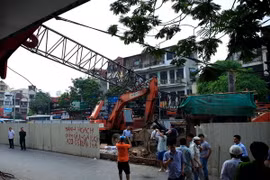 Một vụ sập cẩu. (Ảnh minh họa: Huy Hùng/TTXVN)