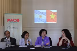 Nguyên Phó Chủ tịch nước Trương Mỹ Hoa phát biểu tại hội thảo về Việt Nam ở Argentina. (Ảnh: Phương Lan/Vietnam+)