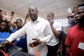 George Weah, ứng cử viên số 1 cho ghế Tổng Thống Liberia. (Nguồn: Reuters)