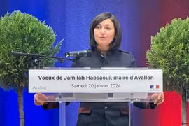 Thị trưởng thành phố Avallon, bà Jamilah Habsaoui. (Nguồn: Facebook)