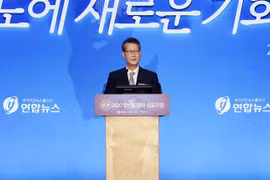 Chủ tịch kiêm Giám đốc điều hành hãng thông tấn Yonhap Cho Sung-boo phát biểu tại diễn đàn về hòa bình trên Bán đảo Triều Tiên ở thủ đô Seoul, Hàn Quốc ngày 30/6/2020. (Ảnh: Yonhap/TTXVN)