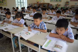 Học sinh lớp 1 trường Tiểu học Ninh Mỹ, huyện Hoa Lư, tỉnh Ninh Bình trong giờ học Tiếng Việt. (Ảnh minh họa: Hải Yến/TTXVN)