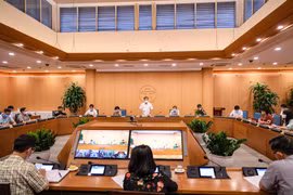 Cuộc họp của Ban Chỉ đạo COVID-19 thành phố Hà Nội. (Ảnh: PV/Vietnam+)