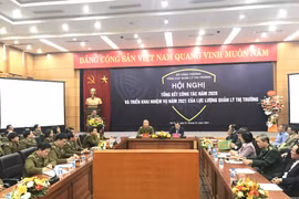 Lực lượng Quản lý thị trường triển khai nhiệm vụ năm 2021. (Ảnh: Đức Duy/Vietnam+)