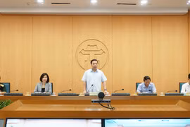 Phó Chủ tịch Ủy ban nhân dân thành phố Hà Nội Chử Xuân Dũng, chủ trì cuộc họp của Ban chỉ đạo phòng chống dịch bệnh COVID-19. (Ảnh: PV/Vietnam+)