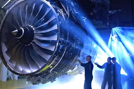 Tháng trước, Rolls-Royce đã nhất trí bán lại doanh nghiệp turbine cho Siemens với giá 950 triệu euro. 