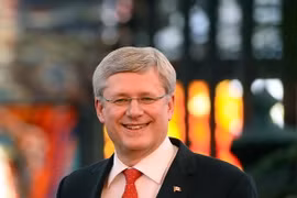 Canada trừng phạt bổ sung với các cá nhân Nga và Ukraine