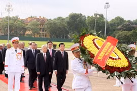 Lãnh đạo Đảng, Nhà nước kính viếng Chủ tịch Hồ Chí Minh