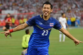 Pombubpha Chananan ghi bàn thắng nâng tỷ số lên 2-0 cho U23 Thái Lan, cũng là pha lập công thứ năm của anh ở SEA Games 28. (Ảnh: SINGSOC)