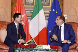 Chủ tịch nước Võ Văn Thưởng gặp Chủ tịch Thượng viện Italy Ignazio La Russa. (Ảnh: Thống Nhất/TTXVN)