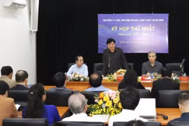Kỳ họp thứ Nhất Hội đồng Lý luận, phê bình văn học, nghệ thuật TW