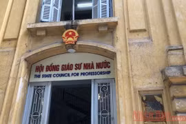 Chính thức công nhận 383 Giáo sư và Phó Giáo sư năm 2022