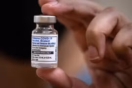 Nhật Bản cấp phép lưu hành vaccine đặc hiệu chống BA.5 của Moderna