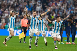 Khoảnh khắc Argentina lên đỉnh thế giới sau loạt luân lưu định mệnh