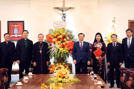 Bí thư Thành ủy Hà Nội chúc mừng Giáng sinh Tòa Tổng giám mục Hà Nội