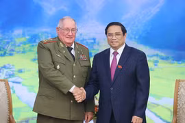 Thủ tướng Phạm Minh Chính tiếp Thượng tướng Álvaro López Miera, Bộ trưởng Bộ các Lực lượng Vũ trang Cách mạng Cuba. (Ảnh: Dương Giang/TTXVN)