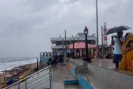 Bãi biển Gopalpur trước khi bão đổ bộ. (Nguồn: indianexpress)