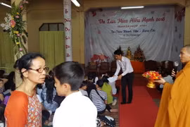 Lễ Vu Lan tại chùa Khánh Vân ở thủ đô Bangkok. (Ảnh: Sơn Nam/Vietnam+)