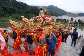 Lễ rước kiệu trong ngày khai hội Yên Tử-Xuân Mậu Tuất 2018. (Ảnh: Quý Trung/TTXVN)
