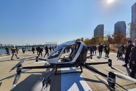 Hàn Quốc bắt đầu thử dịch vụ taxi bay không người lái tại thủ đô Seoul. (Ảnh: Mạnh Hùng/TTXVN)