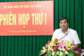 Ông Kim Ngọc Thái - Phó Bí thư Thường trực Tỉnh ủy, Chủ tịch HĐND tỉnh, Chủ tịch Ủy ban Bầu cử tỉnh Trà Vinh phát biểu tại phiên họp. (Nguồn: travinh.gov.vn)