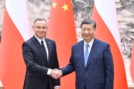Chủ tịch Trung Quốc Tập Cận Bình và Tổng thống Ba Lan Andrzej Duda. (Nguồn: Xinhua)