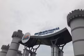 Cổng vào công viên nước Thanh Hà (Ảnh: PV/Vietnam+) 