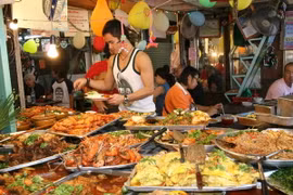 Những đặc sản không thể bỏ qua tại 25 khu phố ẩm thực trứ danh