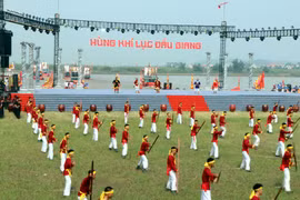 Màn biểu diễn nghệ thuật diễn xướng 'Hùng khí Lục Đầu giang.' (Ảnh: Mạnh Tú/TTXVN)