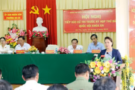 Chủ tịch Quốc hội Nguyễn Thị Kim Ngân phát biểu tại buổi tiếp xúc. (Ảnh: Trọng Đức/TTXVN)