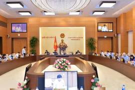 Toàn cảnh Phiên họp thứ 33 của Ủy ban Thường vụ Quốc hội khóa XIV sáng 16/4. (Ảnh: Văn Điệp/TTXVN)