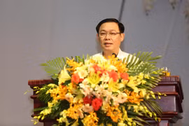 Phó Thủ tướng Vương Đình Huệ phát biểu tại hội nghị. (Ảnh: Bích Huệ/TTXVN)