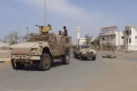 Binh sỹ ủng hộ chính phủ Yemen tại thành phố cảng Hodeida ngày 29/12/2018. (Ảnh: AFP/TTXVN)