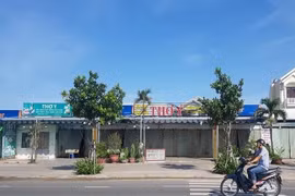 Đề nghị tháo dỡ hàng loạt nhà hàng, công trình tạm ven biển Đà Nẵng