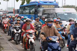 Các phương tiện lưu thông tại Thành phố Hồ Chí Minh. (Ảnh minh họa. Nguồn: TTXVN)