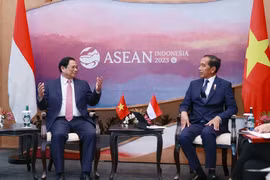 Thủ tướng Phạm Minh Chính gặp Tổng thống Indonesia Yoko Widodo nhân dịp sang dự Hội nghị Cấp cao ASEAN lần thứ 42 tại Labuan Bajo, Indonesia. (Ảnh Dương Giang: TTXVN)