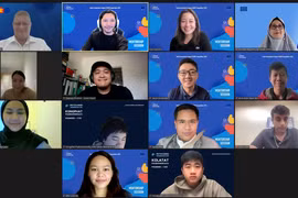 Mười người chiến thắng trong Cuộc thi Dự án Bền vững cho Thanh niên EU-ASEAN 2023 đã chia sẻ màn hình sau khi nhận được kết quả. (Nguồn: Phái đoàn Liên minh châu Âu tại ASEAN)