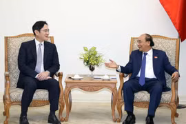 Thủ tướng Nguyễn Xuân Phúc tiếp Phó Chủ tịch Tập đoàn Samsung (Hàn Quốc) Lee Jae Young. (Ảnh: Thống Nhất/TTXVN)