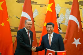 Tổng thống Thổ Nhĩ Kỳ Recep Tayyip Erdogan (trái) và Chủ tịch Trung Quốc Tập Cận Bình. (Nguồn: AFP)