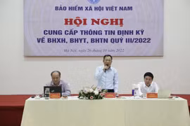 Ông Lê Hùng Sơn, Phó Tổng giám đốc Bảo hiểm xã hội Việt Nam chia sẻ về đề xuất phương án sửa quy định rút bảo hiểm xã hội một lần. (Ảnh: PV/Vietnam+)